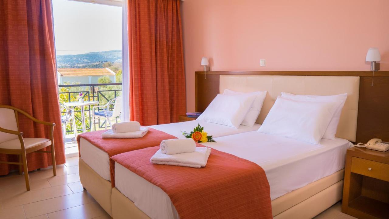 Palatino Hotel Ликсури Екстериор снимка
