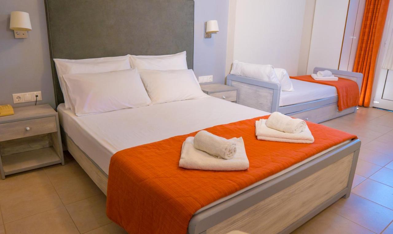 Palatino Hotel Ликсури Екстериор снимка