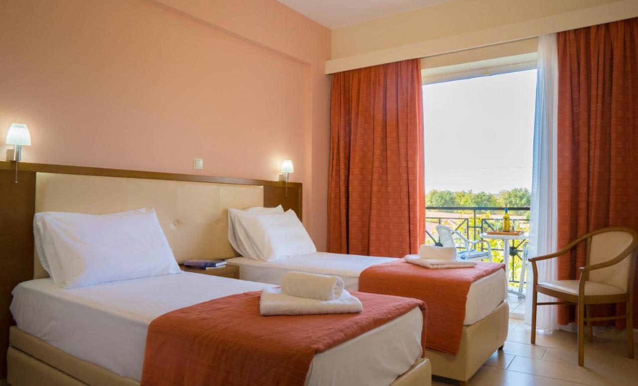 Palatino Hotel Ликсури Екстериор снимка