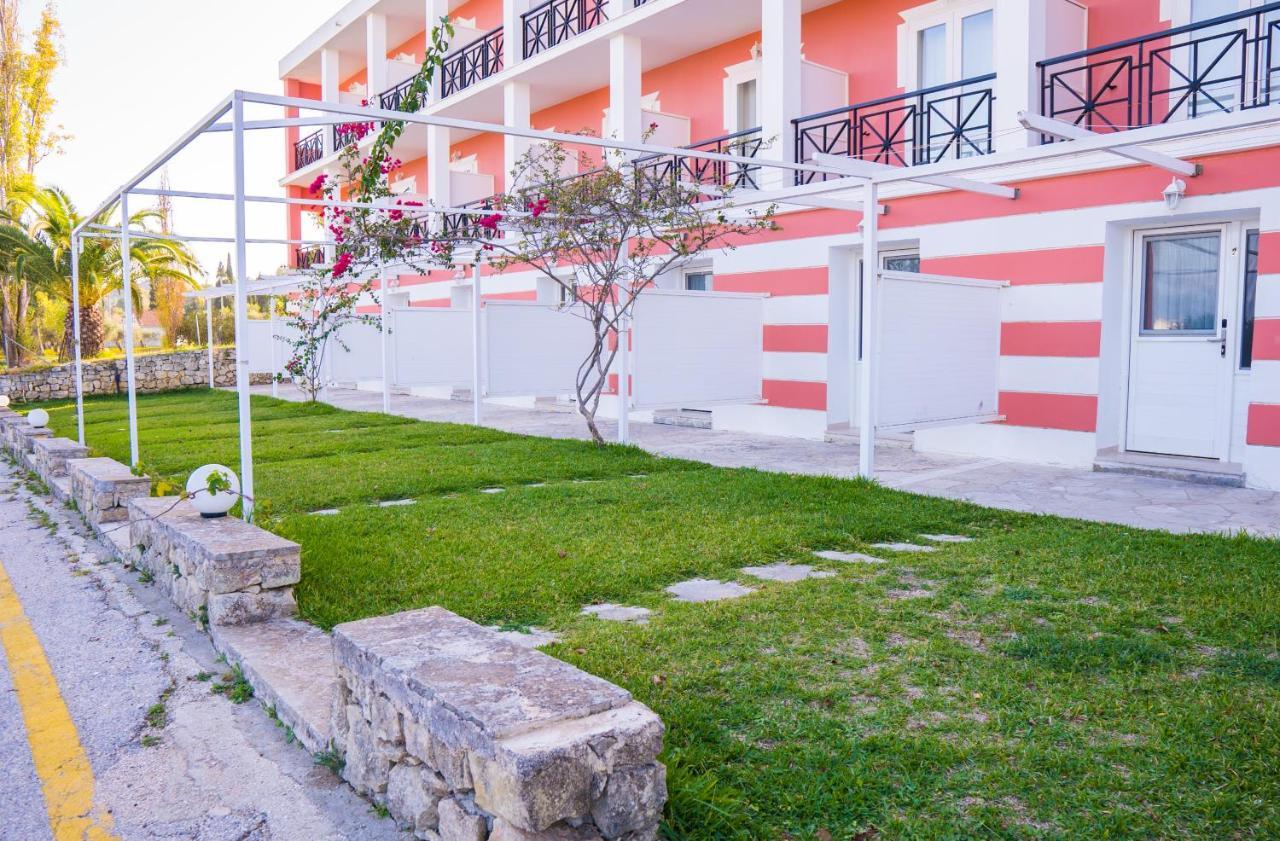 Palatino Hotel Ликсури Екстериор снимка