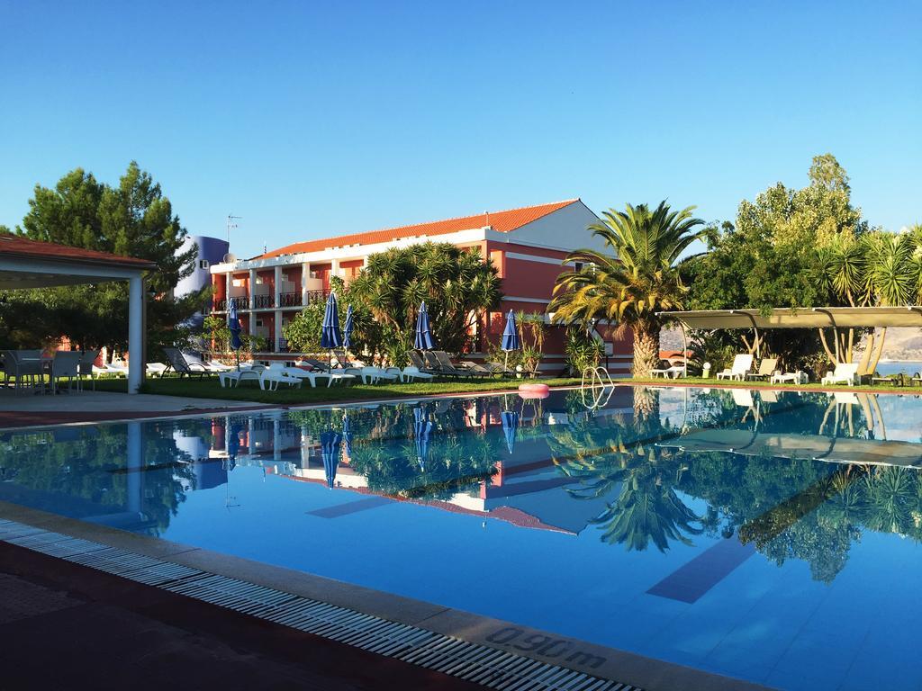 Palatino Hotel Ликсури Екстериор снимка