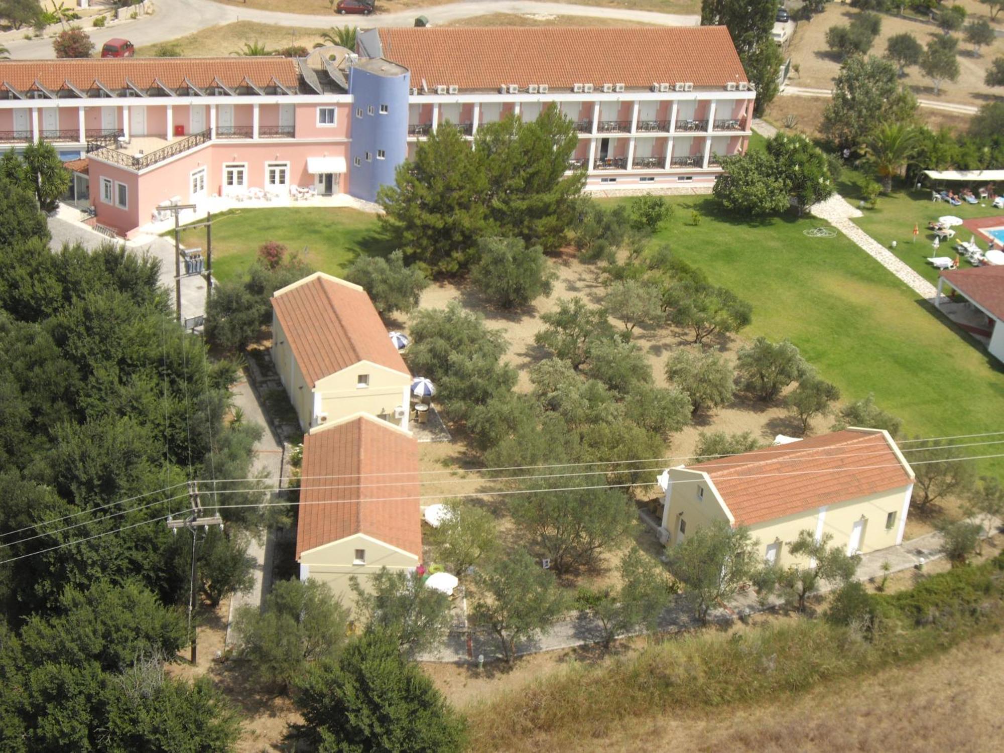 Palatino Hotel Ликсури Екстериор снимка
