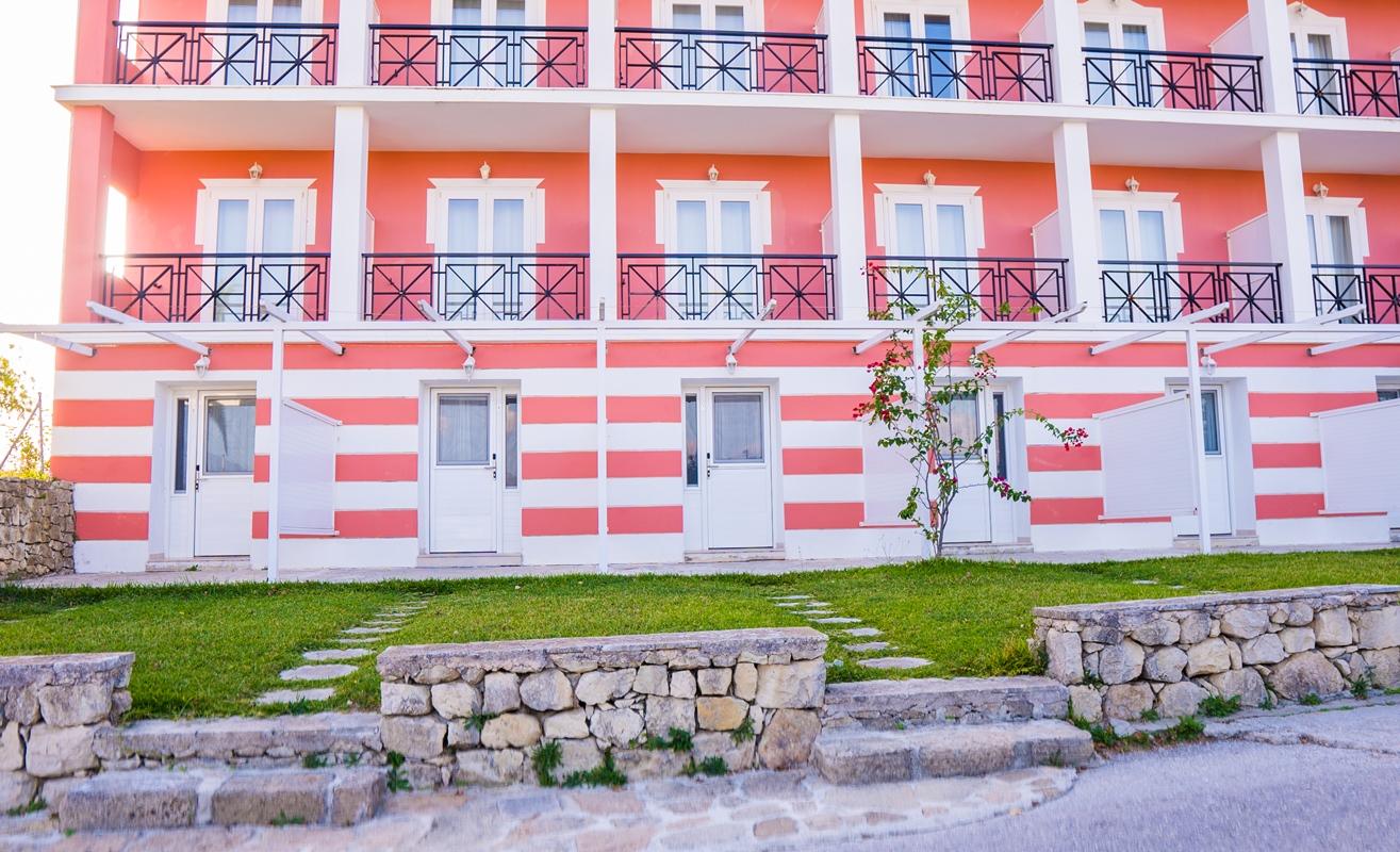 Palatino Hotel Ликсури Екстериор снимка